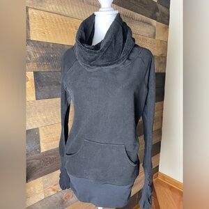 Lululemon Don't Hurry Be Happy Pullover Black, Size 4